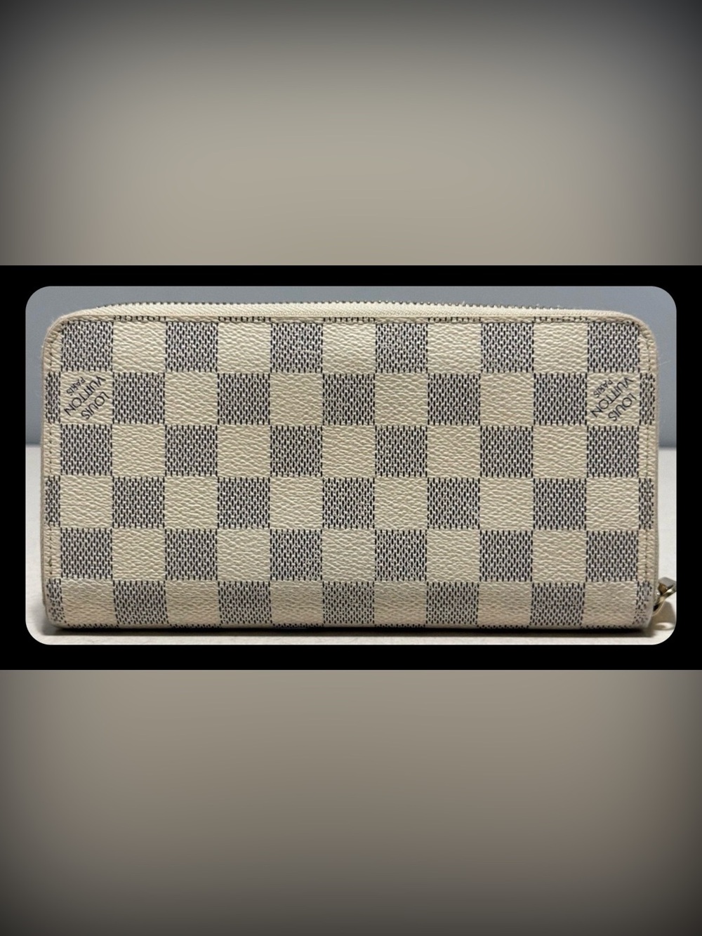 Louis Vuitton Zippy Wallet in Damier Azur Coated Canvas